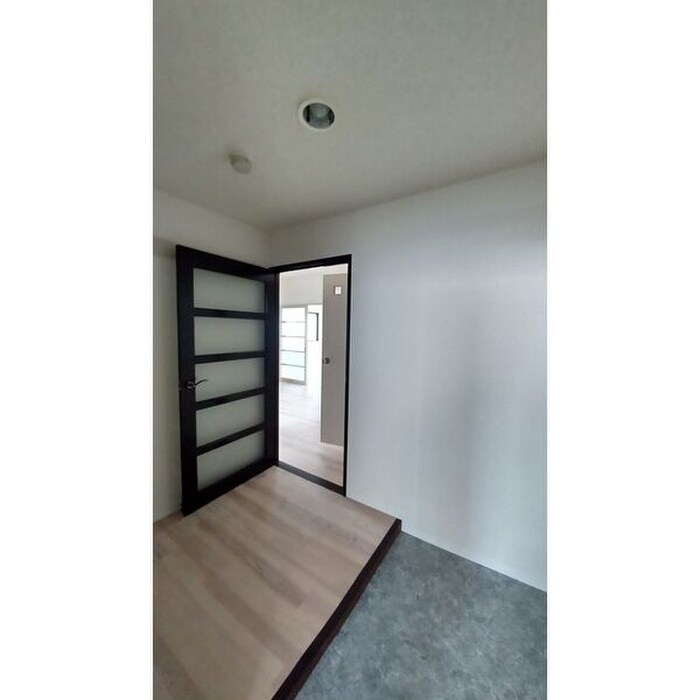 物件内観写真14　(玄関)