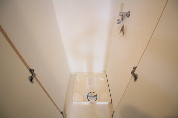 物件内観写真13　(洗濯機置場)