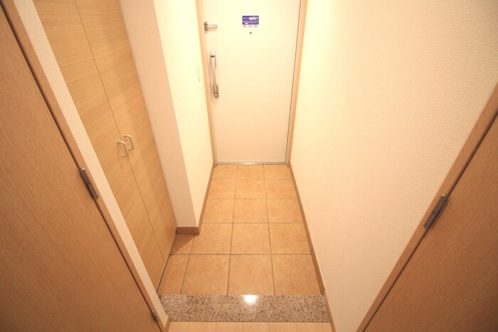 物件内観写真17　(玄関)