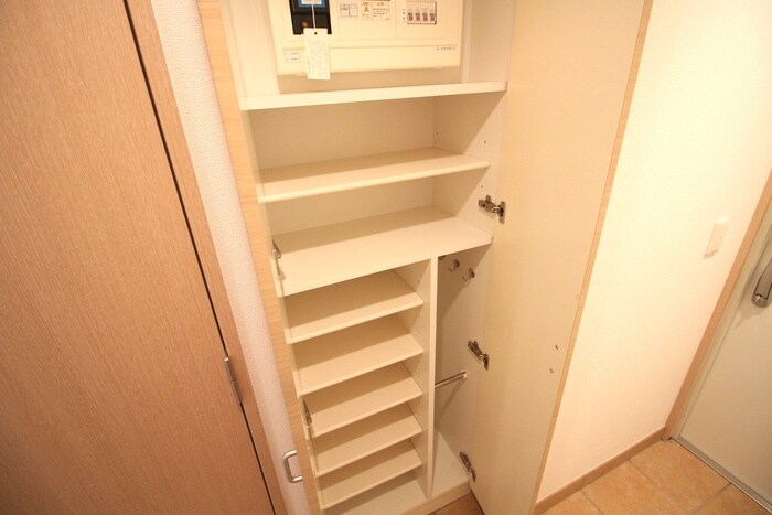 物件内観写真18　(靴箱)