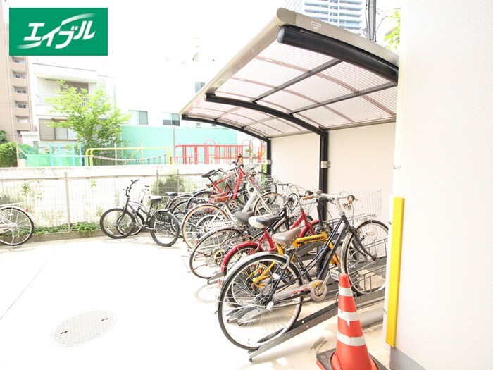 物件外観写真3　(駐輪場)