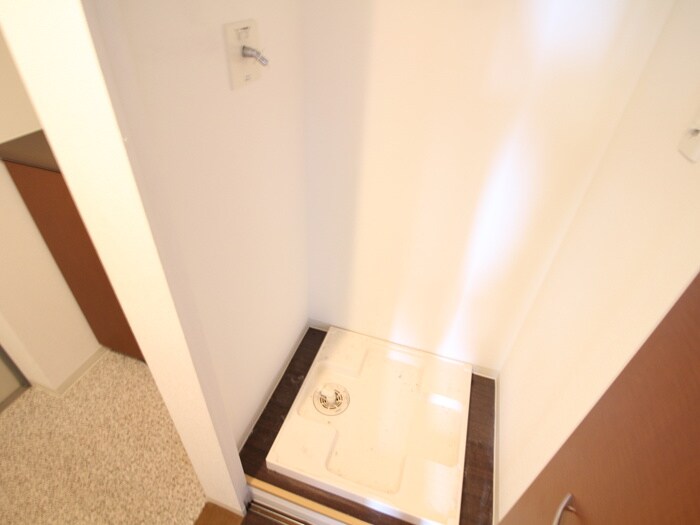 物件内観写真13　(洗濯機置場)