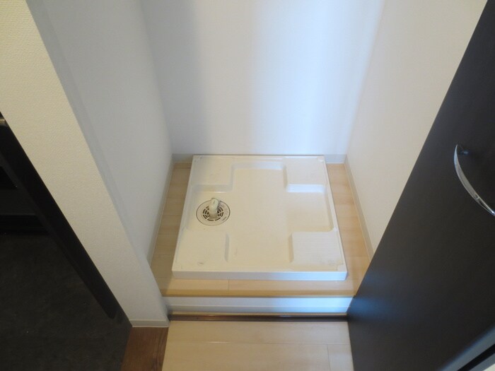 物件内観写真16　(洗濯機置場)