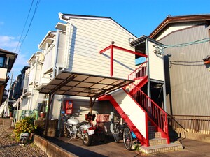 コ－ポサカエ外観写真