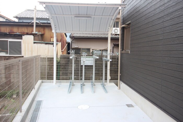 物件外観写真6　(駐輪場)