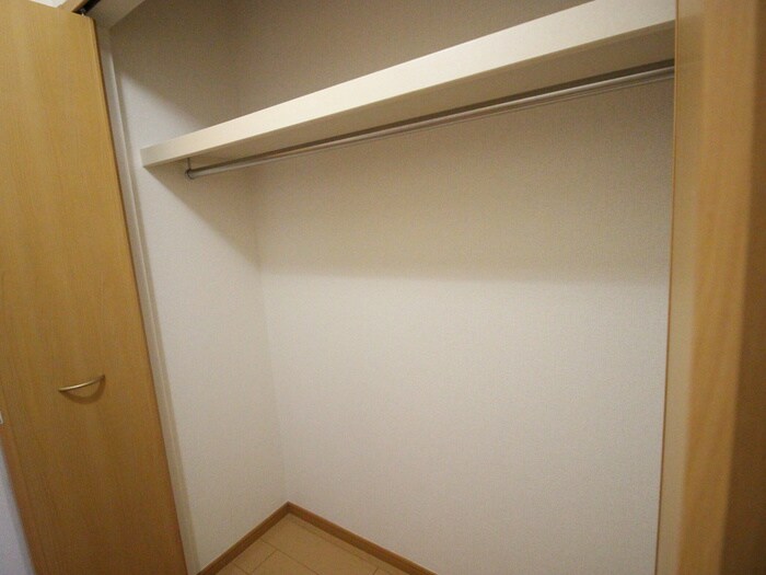 物件内観写真10　(収納)