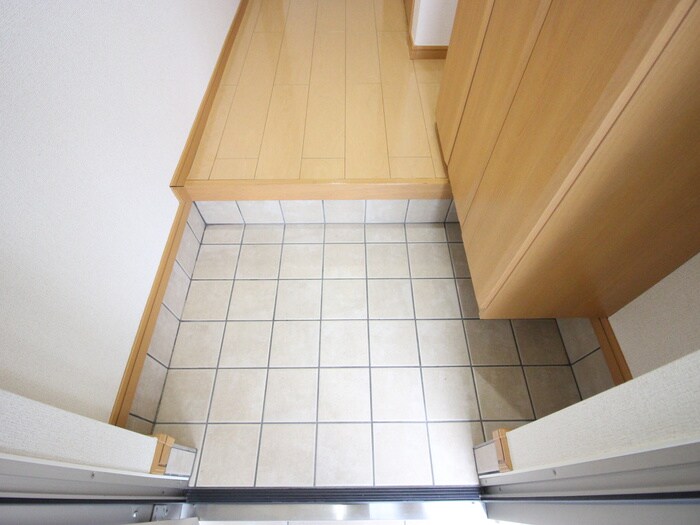 物件内観写真14　(玄関)