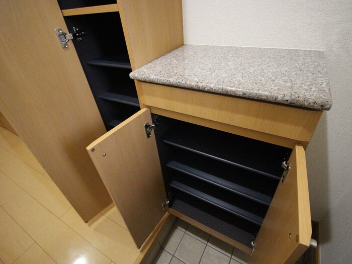 物件内観写真15　(靴箱)