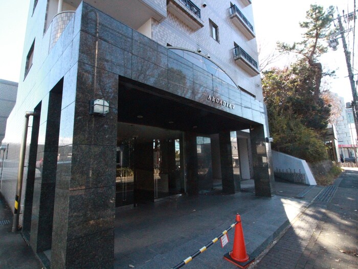 物件外観写真5　(エントランス部分)