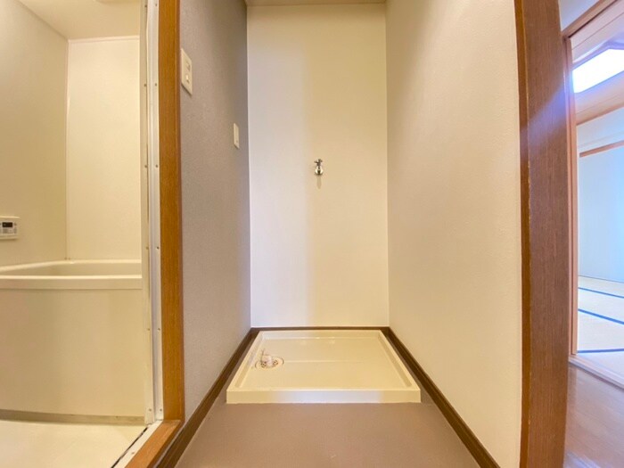 物件内観写真15　(洗濯機置場)