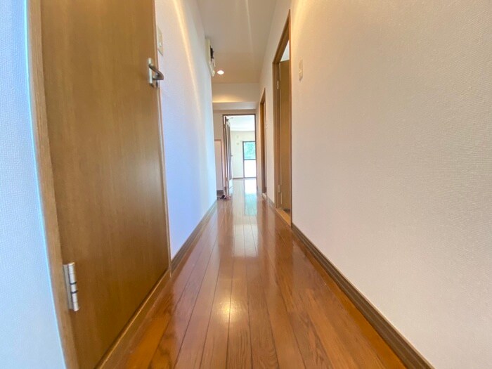 物件内観写真18　(廊下)