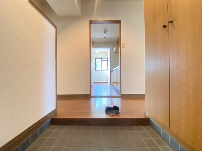 物件内観写真19　(玄関)