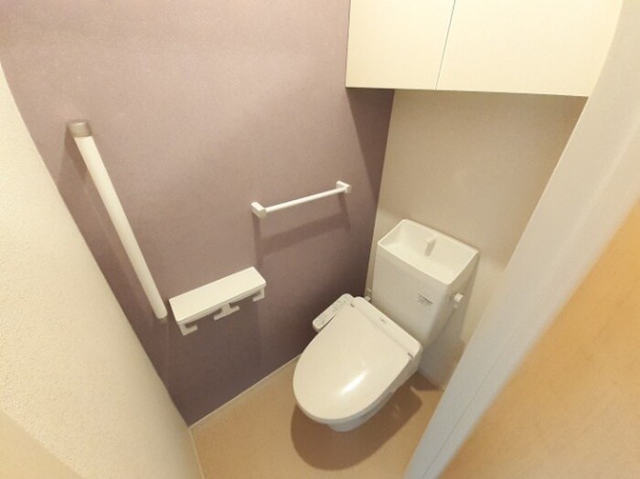 物件内観写真8　(トイレ)