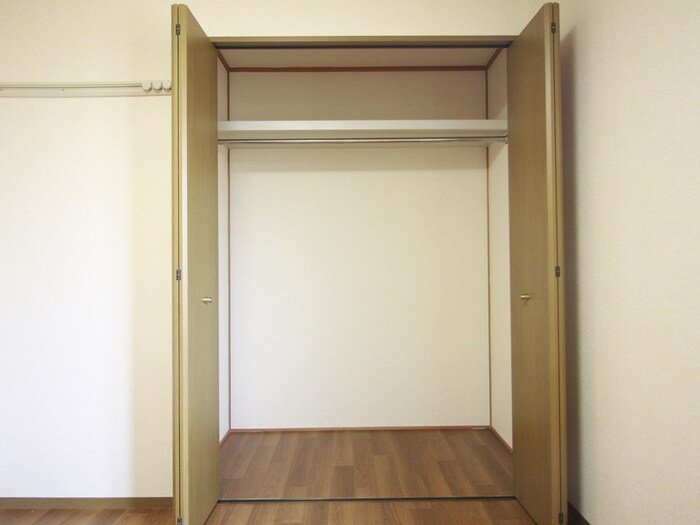 物件内観写真10　(収納)