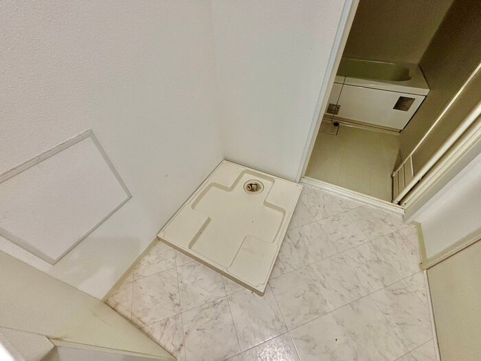 物件内観写真17　(洗濯機置場)