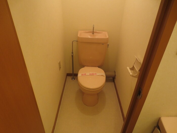 物件内観写真8　(トイレ)