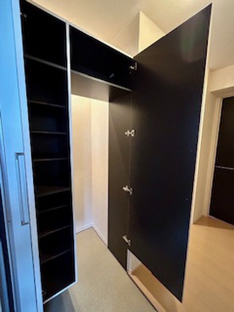 物件内観写真18　(靴箱)