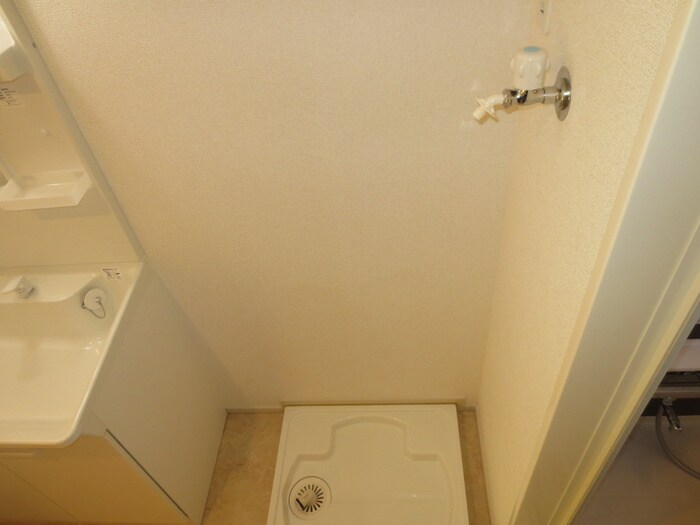 物件内観写真9　(洗濯機置場)