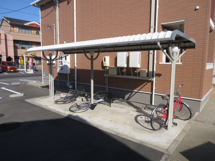 物件外観写真6　(駐輪場)