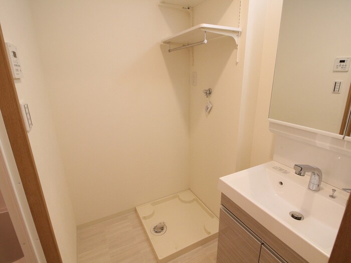 物件内観写真14　(洗濯機置場)