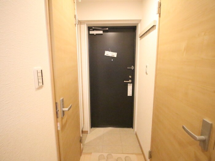 物件内観写真17　(玄関)