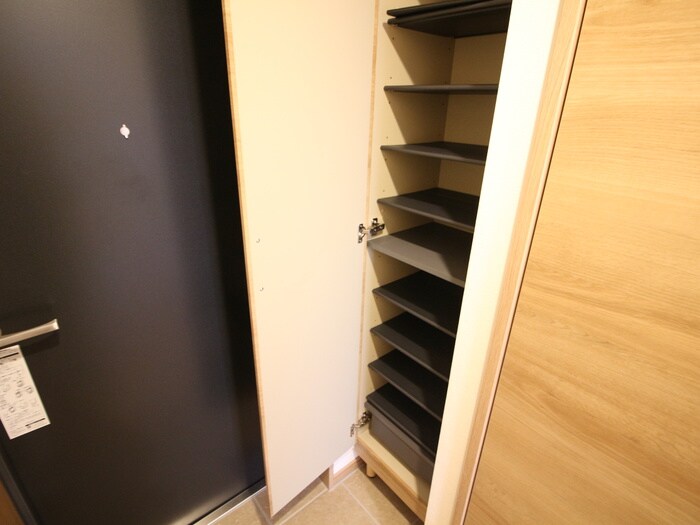 物件内観写真18　(靴箱)