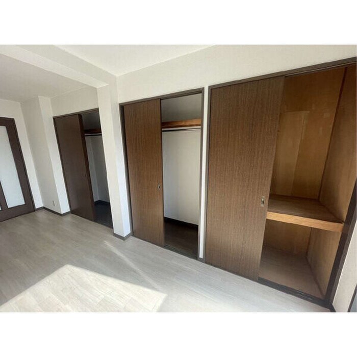 物件内観写真6　(収納)