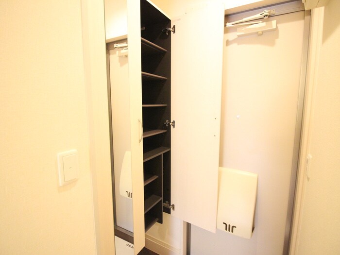 物件内観写真10　(靴箱)