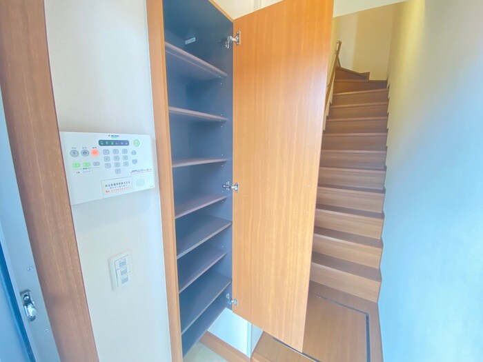 物件内観写真15　(靴箱)