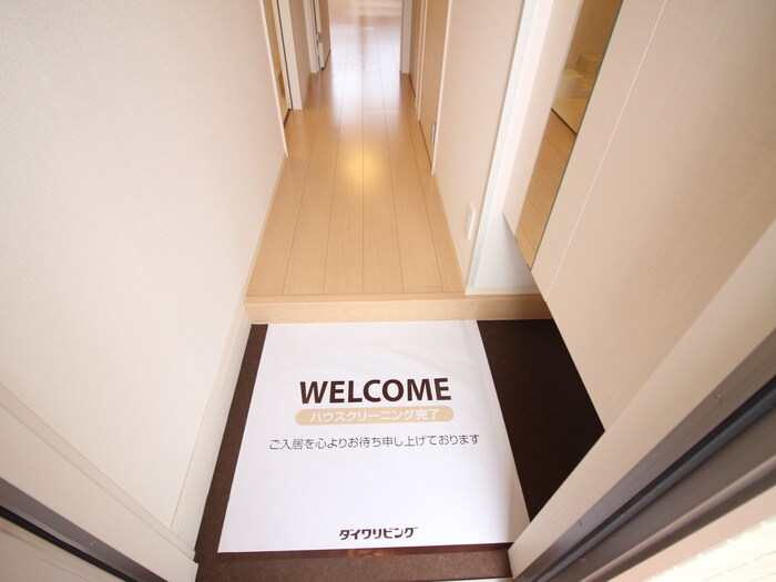 物件内観写真18　(玄関)