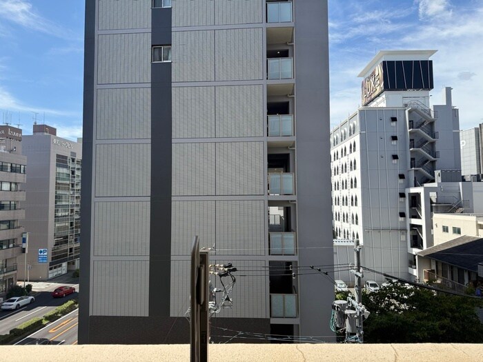 物件内観写真16　(室内からの展望)