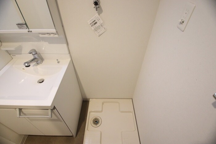 物件内観写真10　(洗濯機置場)