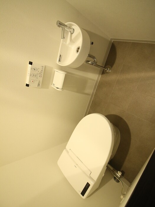 物件内観写真14　(トイレ)