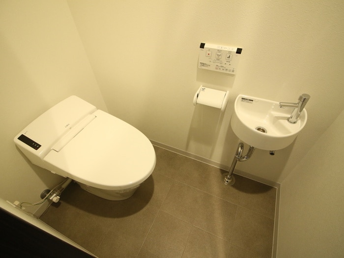 物件内観写真14　(トイレ)