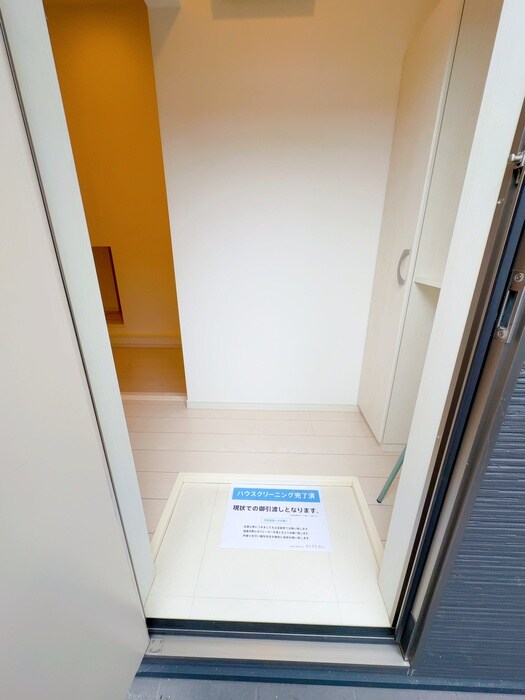 物件内観写真14　(玄関)