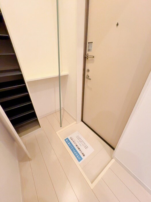 物件内観写真15　(玄関)