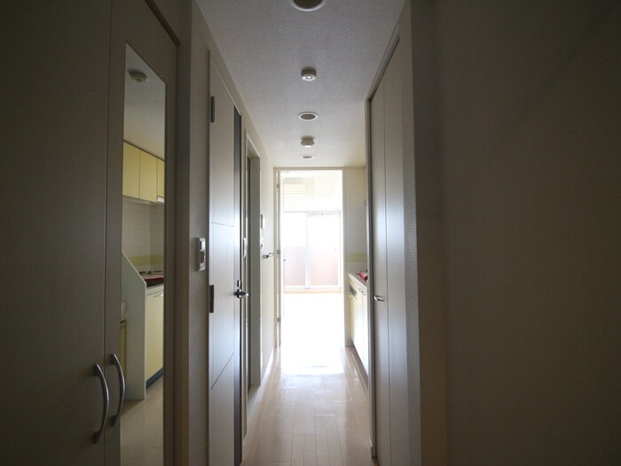 物件内観写真16　(廊下)