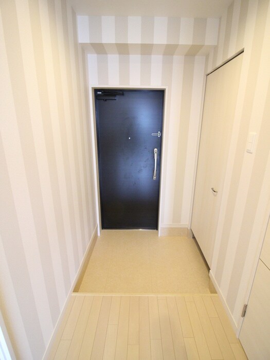 物件内観写真14　(玄関)
