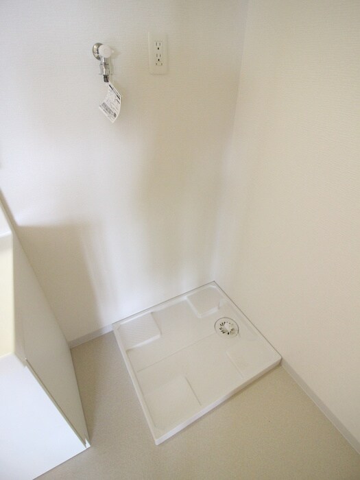 物件内観写真18　(洗濯機置場)