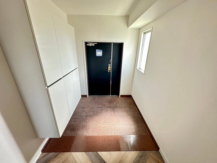 物件内観写真19　(玄関)