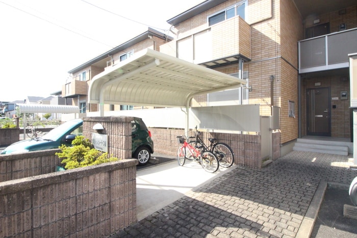 物件外観写真4　(駐輪場)