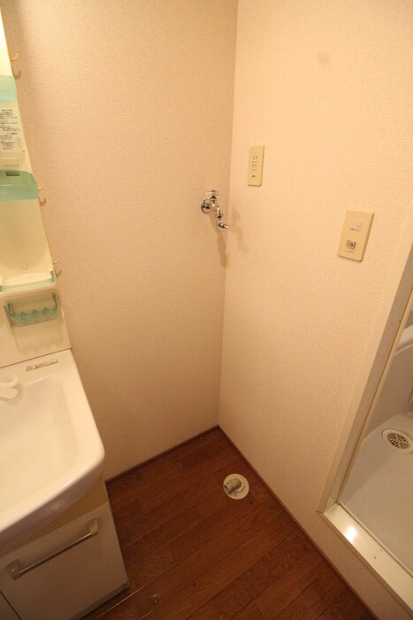 物件内観写真15　(洗濯機置場)