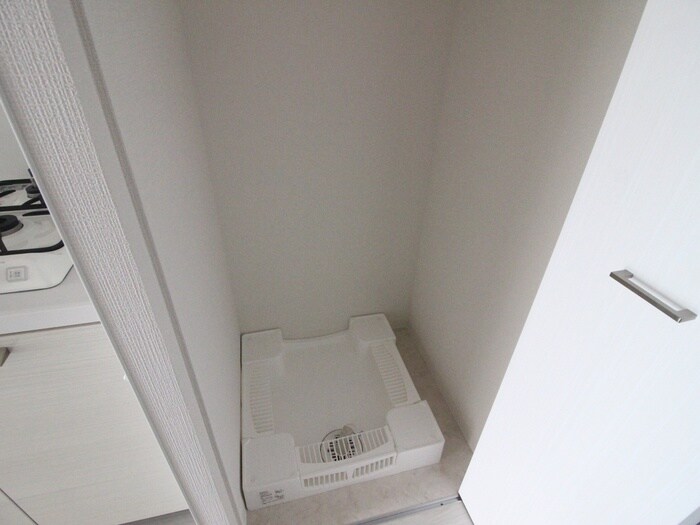 物件内観写真19　(洗濯機置場)