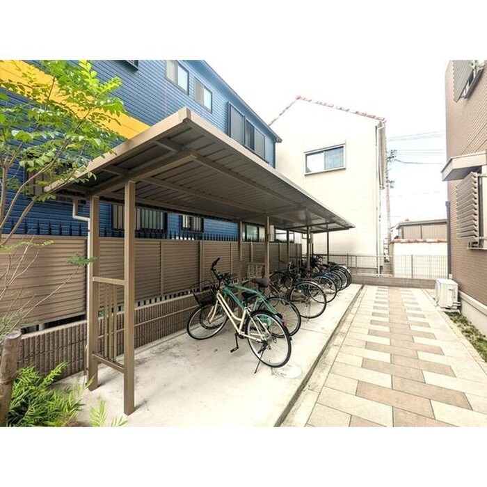 物件外観写真3　(駐輪場)