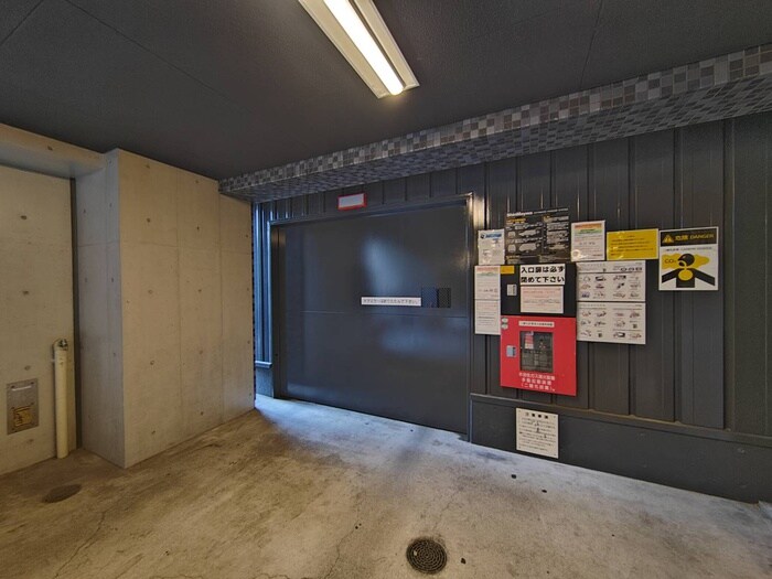 物件外観写真4　(駐車場)