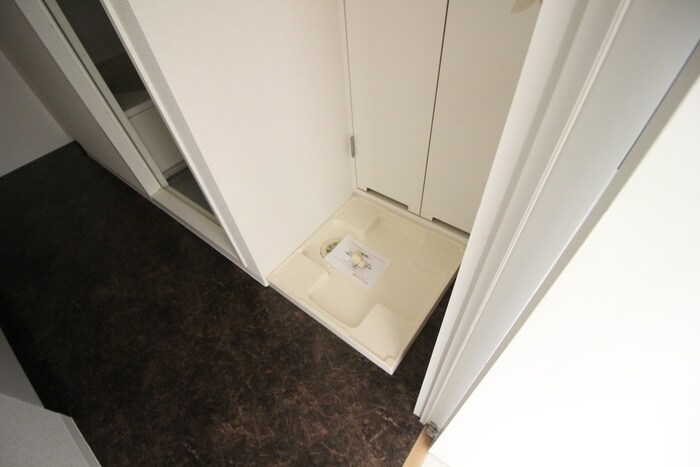 物件内観写真13　(洗濯機置場)