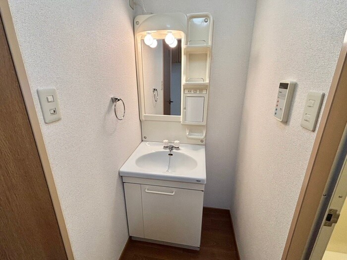 物件内観写真11　(洗面)