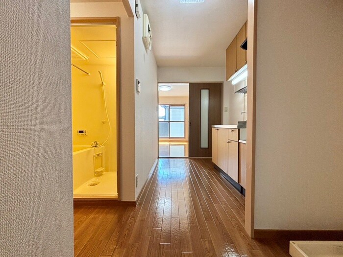 物件内観写真17　(廊下)