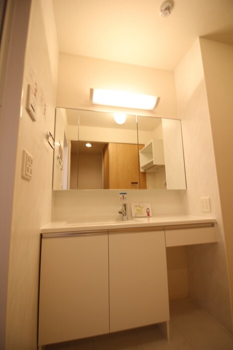 物件内観写真10　(洗面)