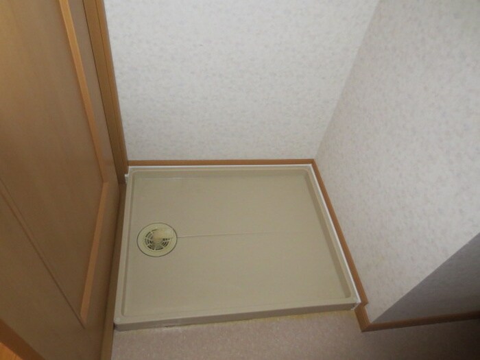 物件内観写真11　(洗濯機置場)